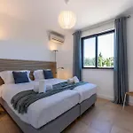 בית נופש Casa Esmarand *